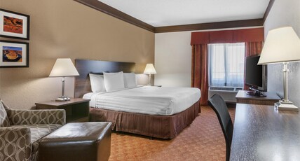 Best Western Tolleson Hotel Room Type - Accessible - 1 King, Mobility Accessible, Roll In Shower, Non-Smoking, Full Breakfast