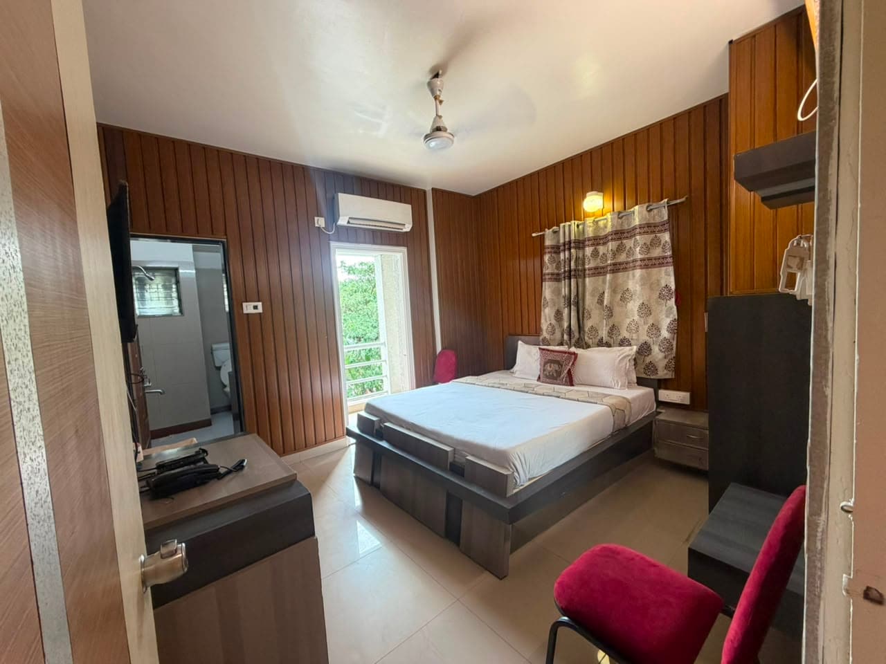 Hotel Sony Palace ( Business, Family & Group Booking With Own Catering ) - Tap to explore photos