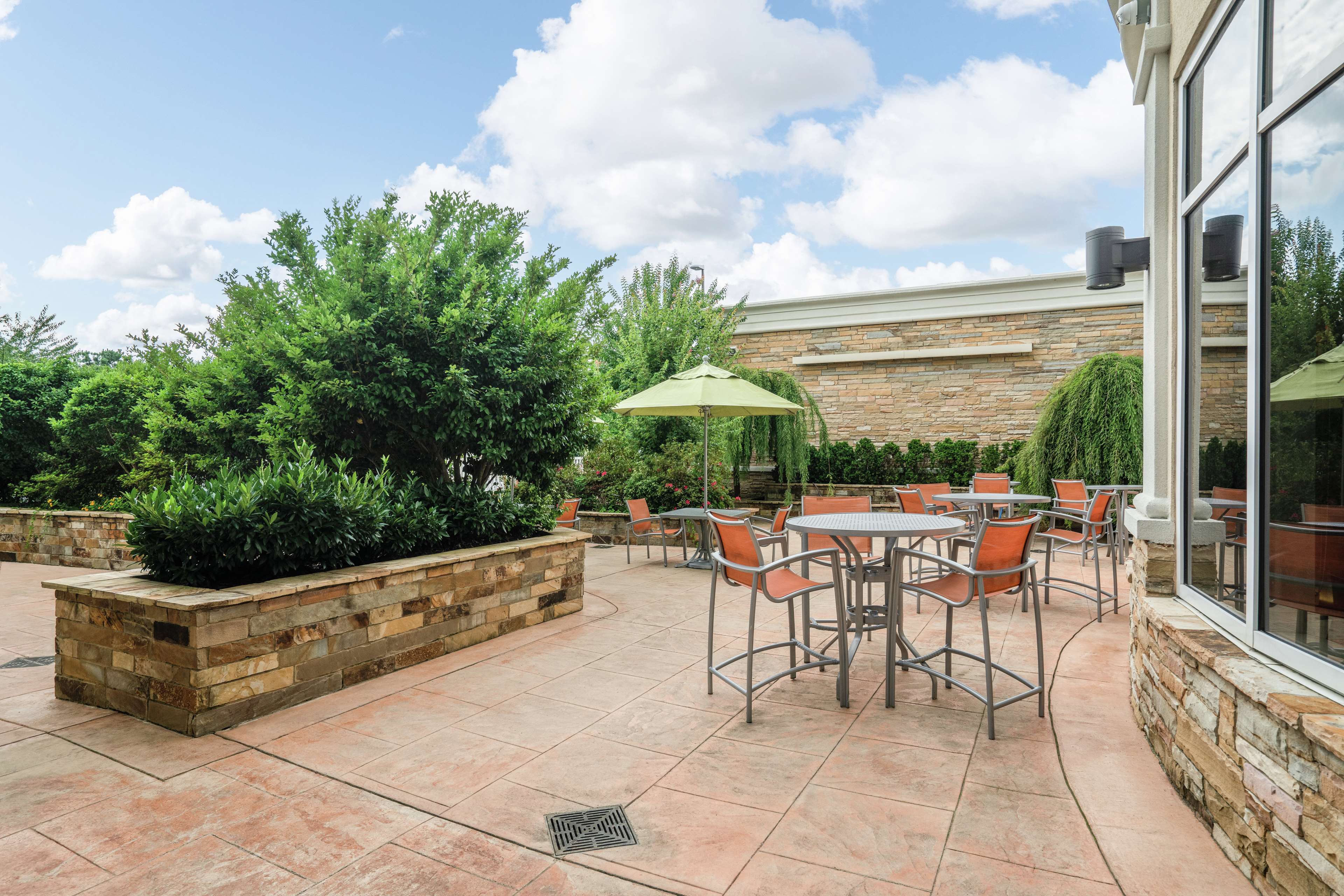 Hilton Garden Inn Dalton - Tap to explore photos