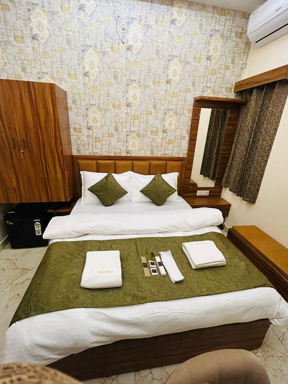 Hotel DVL Inn - Near Jalmahal Jaipur - Tap to explore photos