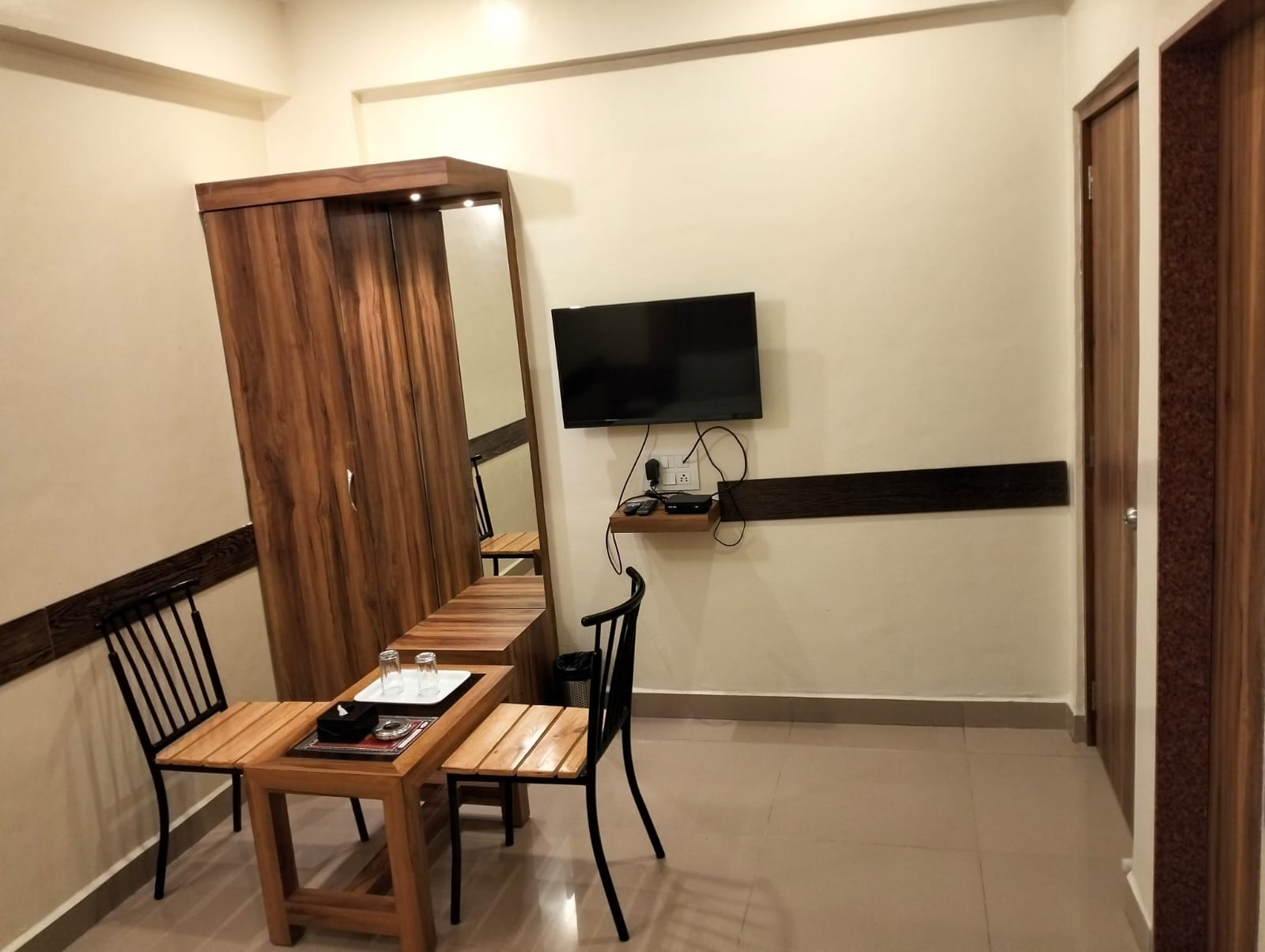 Hotel Relax Inn - Tap to explore photos