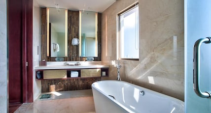 Hilton Da Nang Room Type - KING 1BDRM SUITE RIVER VW Hilton Da Nang Room Type - KING 1BDRM SUITE RIVER VW