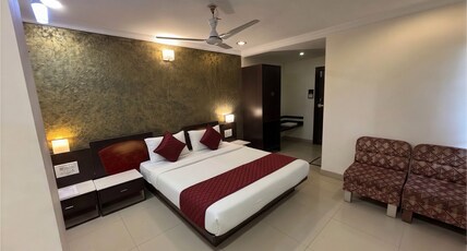 Hotel Paradise Room Type - Deluxe AC Room