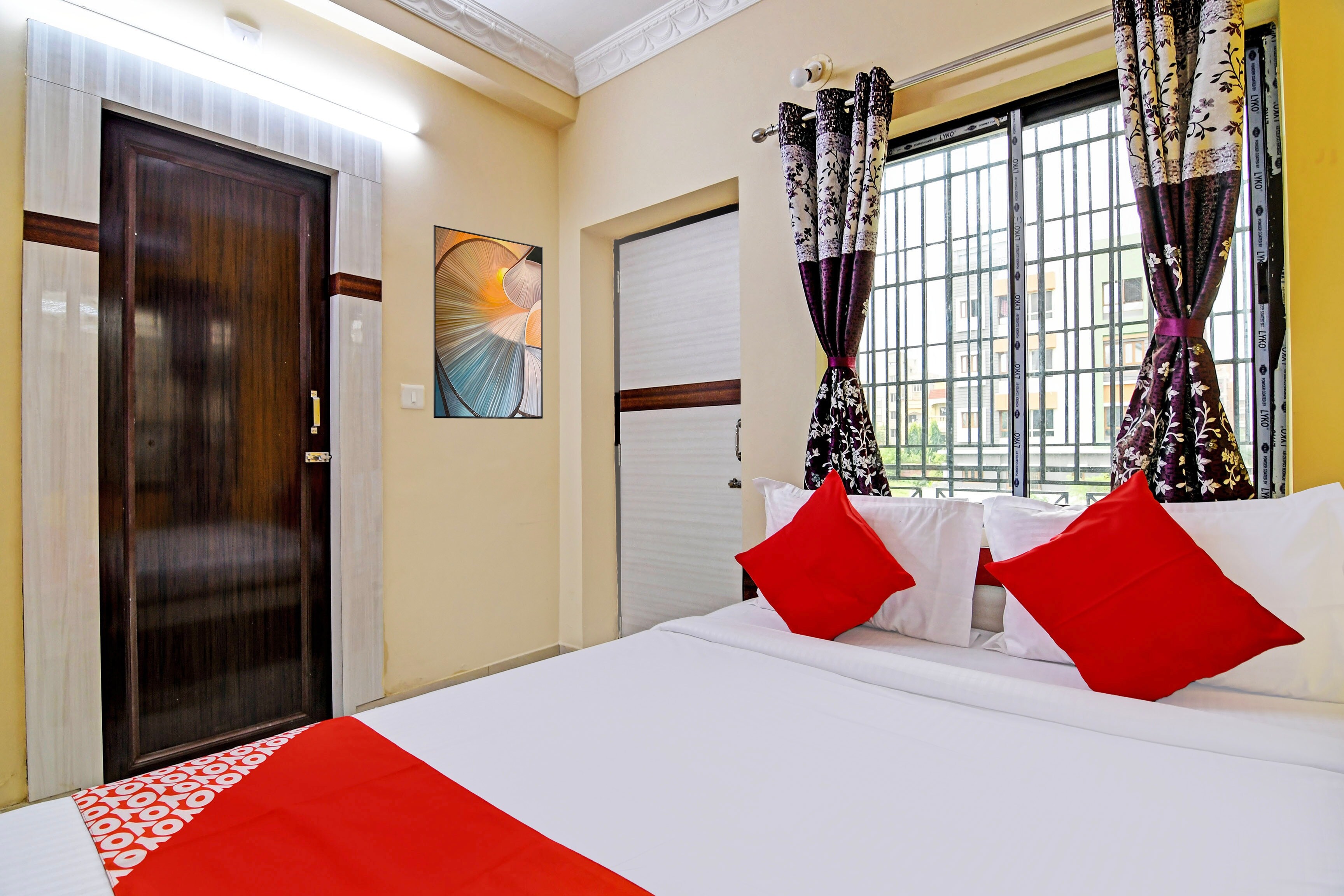 Hotel O DYNAMIK DREAM SHIVA INN - Tap to explore photos