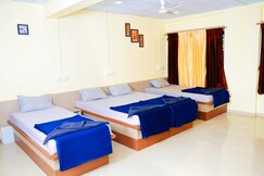 Hotel Gurusparsh, Kolhapur