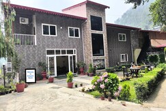 Damyanti Hotel And Resort