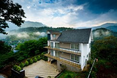 Munnar Flowerwind Suitz