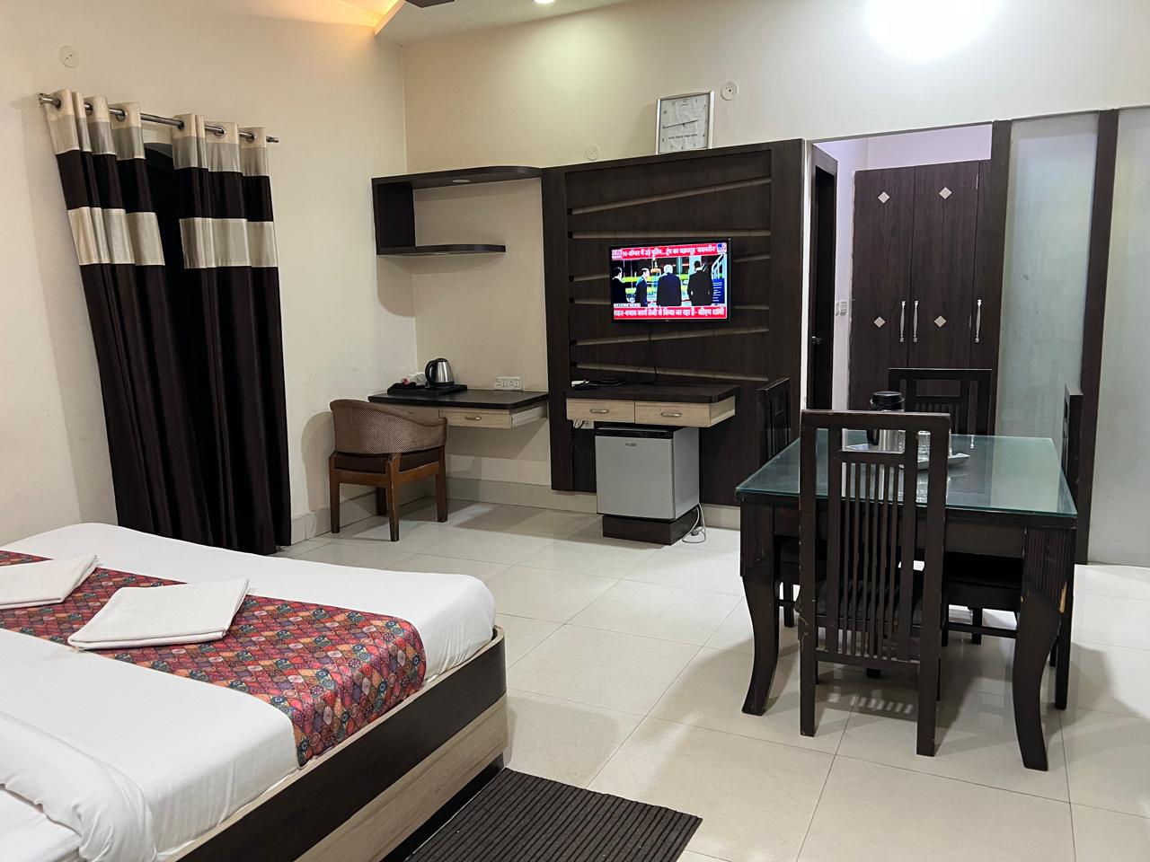 Hotel soni international - Tap to explore photos