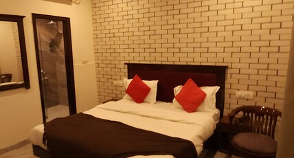 Hotel Multitech Room Type - Economy Deluxe Room