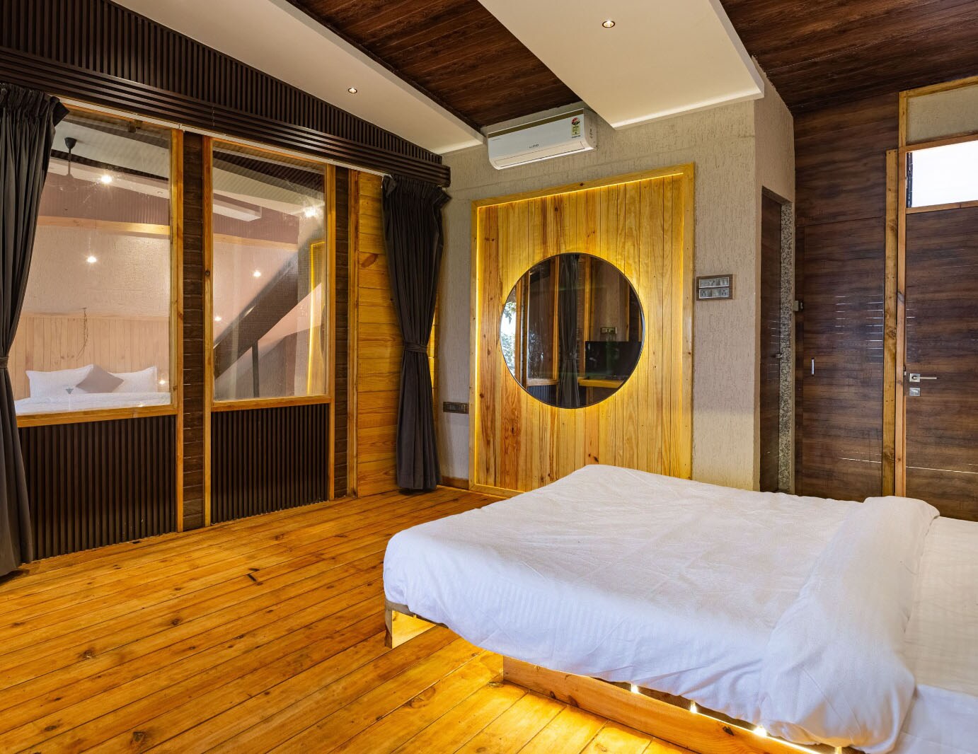 Woodland Lake View 4BHK Pawna Lake - Tap to explore photos