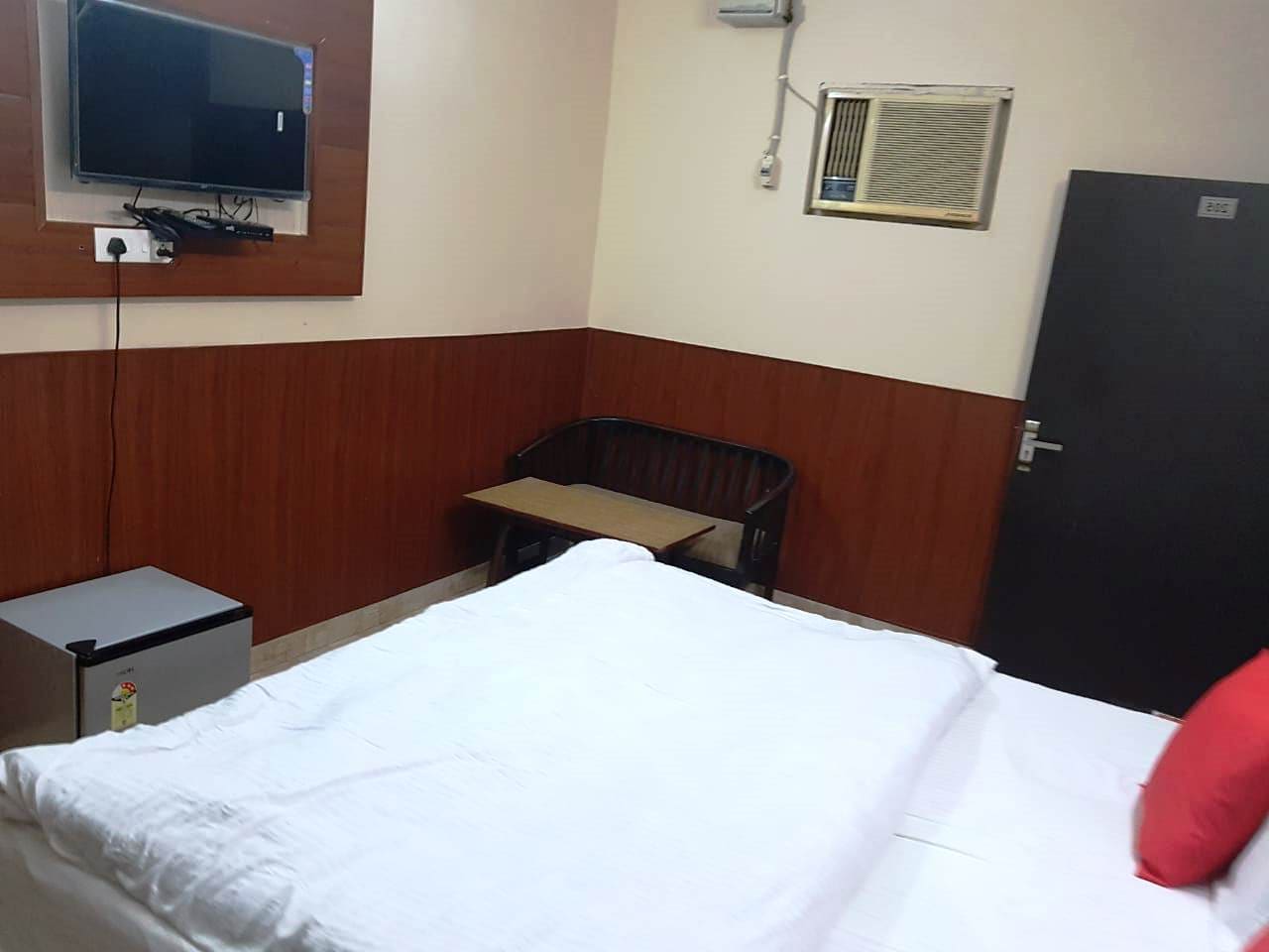 welcome resort - Tap to explore photos