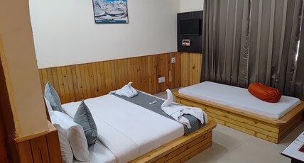 AAKARSH GUEST HOUSE AND RESTAURENT Room Type - Super Deluxe Triple Bed