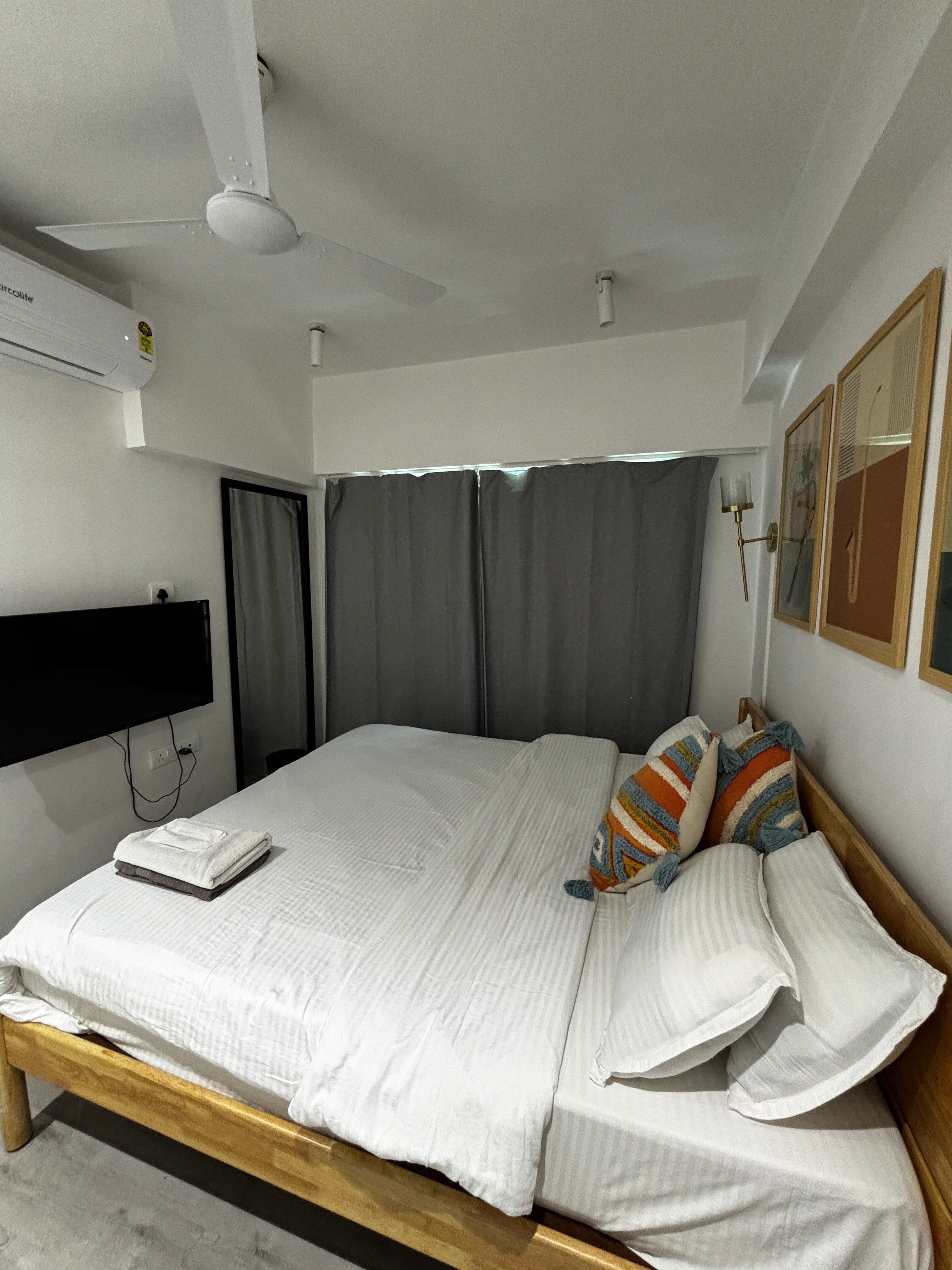 Eden 1.5BHK in Bandra W by SquareOne Stays - Tap to explore photos