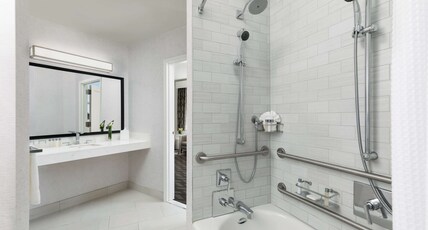 Hilton Boston Park Plaza Room Type - 2 DBL BED MOB HEAR ACC TUB