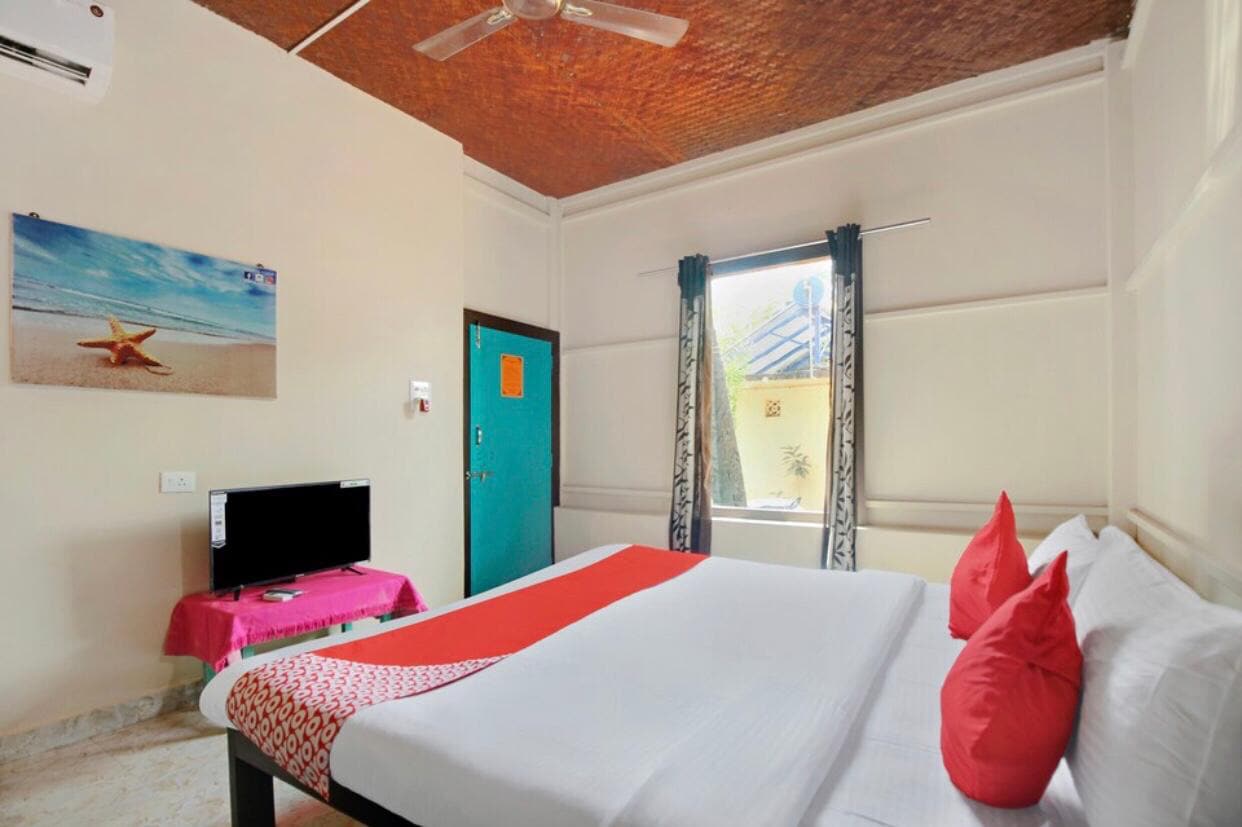 Dsilva Beach Cottage - Tap to explore photos