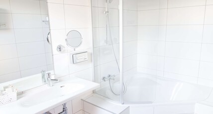 Best Western Plus Aldhem Hotel Room Type - 1 King Bed, Non-Smoking, Executive Room, Air-Conditioned, Wi-Fi, Full Breakfast