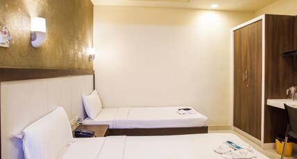 Emerald Manor Room Type - Deluxe Double Room
