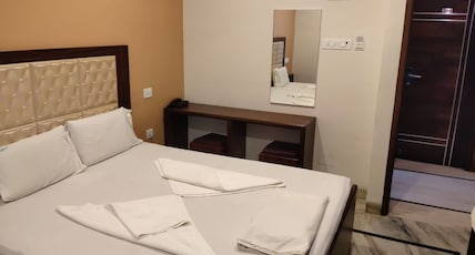 Hotel Apple Residency Room Type - Deluxe AC