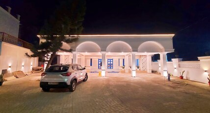 Brighton Villa || The BeachFront House || Room Type - Brighton Villa || The BeachFront House ||