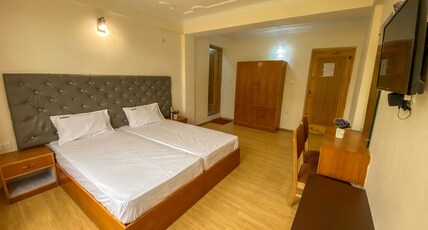 Hotel Dimbir Regency Room Type - Deluxe Twin room