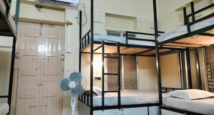 Bubble Beds kolkata Room Type - Room 2B: 8 Bed Mix Dormitory AC