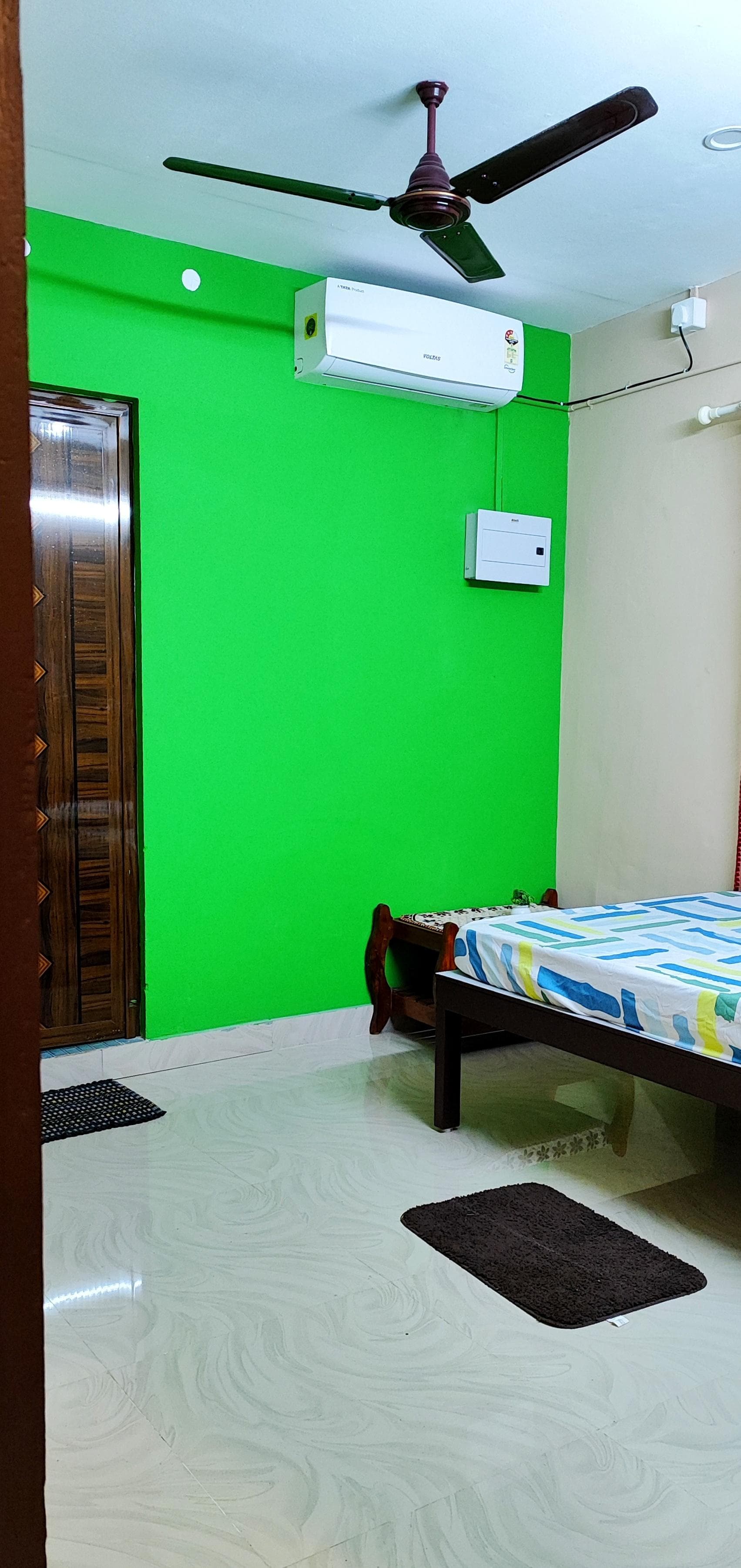 Lotus Lake View Homestay - Tap to explore photos