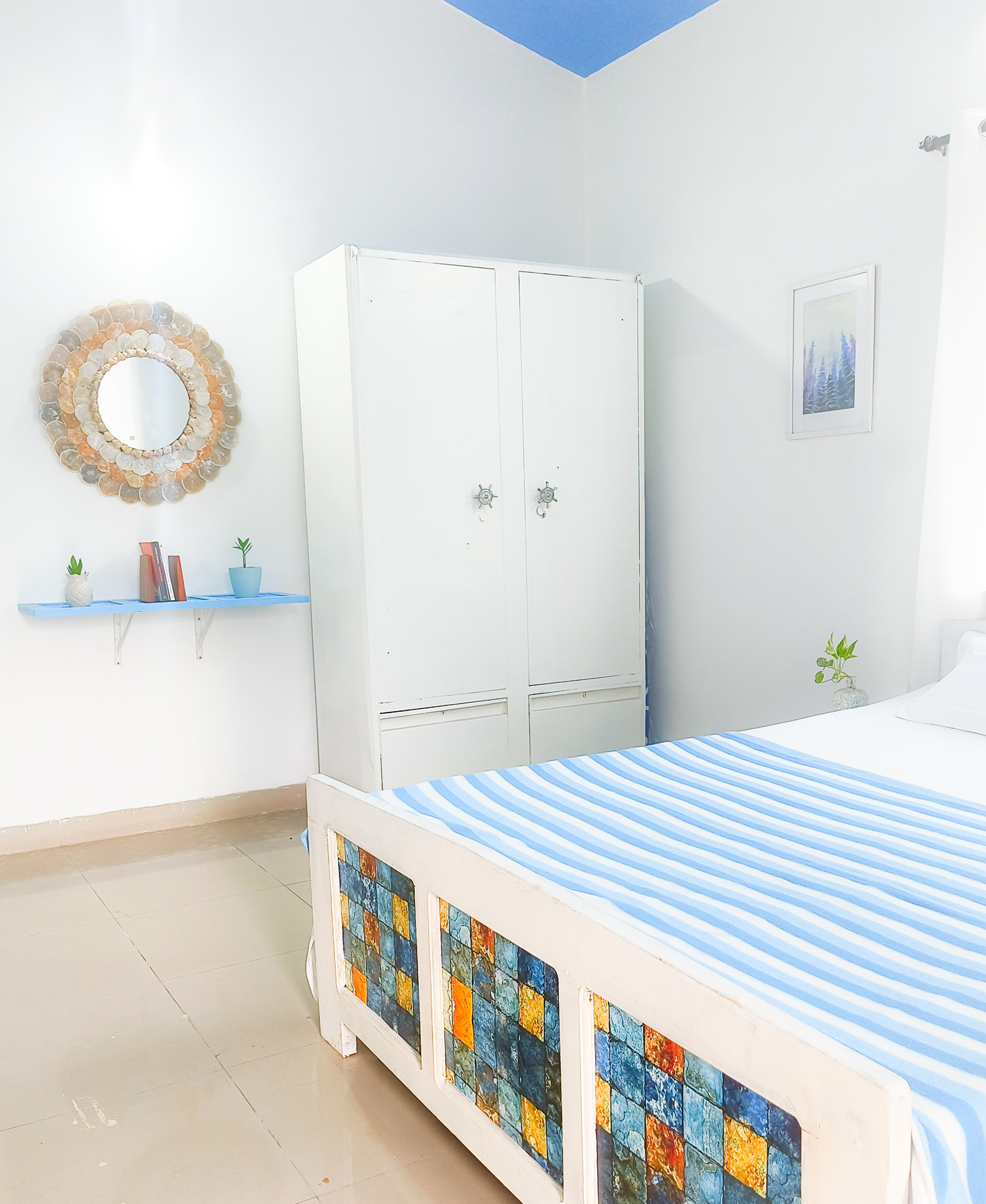 Dhriti s Artystay - Tap to explore photos