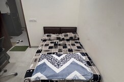 Room for peaceful stay in flat