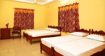 Alapatt Homestay | Rooms & Caretaker Room Type - 4 bedded Room with Fan