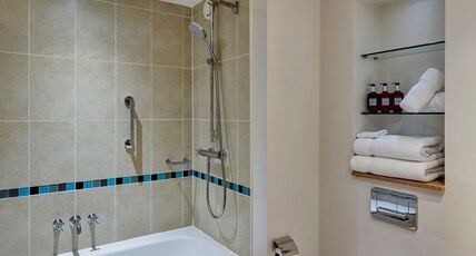 Staybridge Suites LIVERPOOL, an IHG hotel Room Type - 1 King One Bedroom Suite Sofa Bed