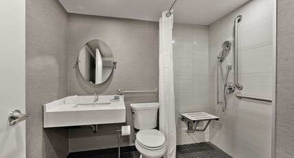 Best Western Parkway Hotel Toronto North Room Type - Accessible - 2 Queen, Mobility Accessible, Roll In Shower, Grab Bar, Balcony, Microwave And Refriger Best Western Parkway Hotel Toronto North Room Type - Accessible - 2 Queen, Mobility Accessible, Roll In Shower, Grab Bar, Balcony, Microwave And Refriger