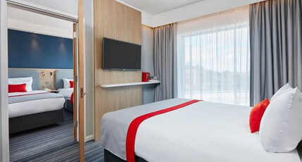 Holiday Inn Express GRIMSBY Room Type - 1 Double Accessible with Free Hot Breakfast Holiday Inn Express GRIMSBY Room Type - 1 Double Accessible with Free Hot Breakfast