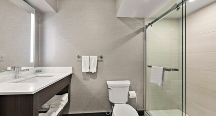 Best Western Parkway Hotel Toronto North Room Type - Suite-2 Queen Beds, Non-Smoking, Larger Room, Sofabed, Balcony, Kitchenette, Walk In Shower Best Western Parkway Hotel Toronto North Room Type - Suite-2 Queen Beds, Non-Smoking, Larger Room, Sofabed, Balcony, Kitchenette, Walk In Shower