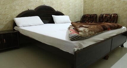 Simran Yatri Niwas Room Type - Std . Dbl Bed  Non-AC  Room