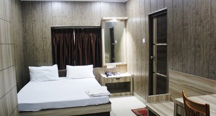 Hotel Simla | Near Siliguri Station Room Type - AC DELUXE (DOUBLE BED)