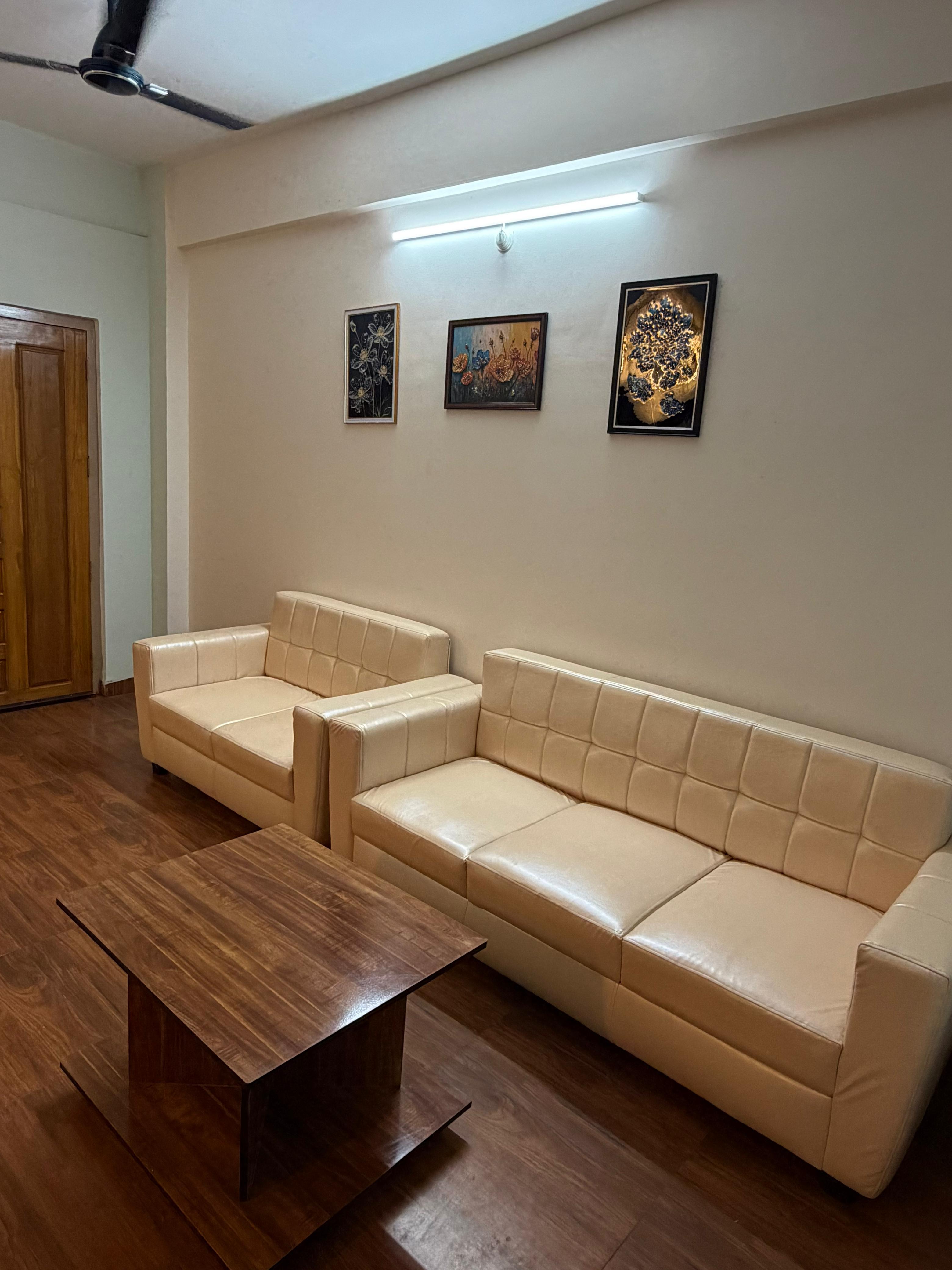 Nester || Entire 3BHK Apartment || Ulubari - Tap to explore photos