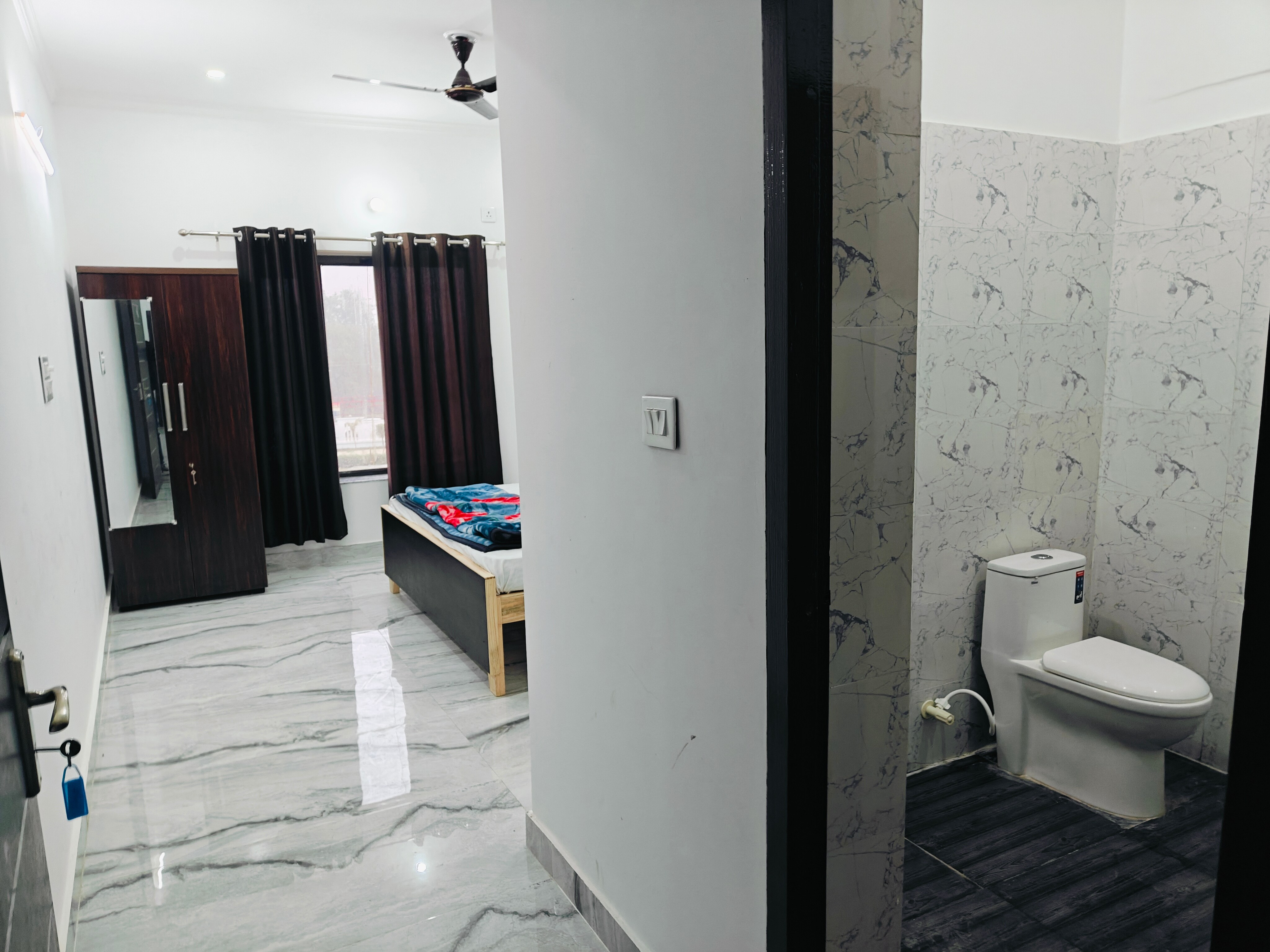 Shri Vinayak Rooms - Tap to explore photos