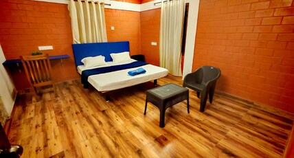 Srishti Home Stay Room Type - Family king room 