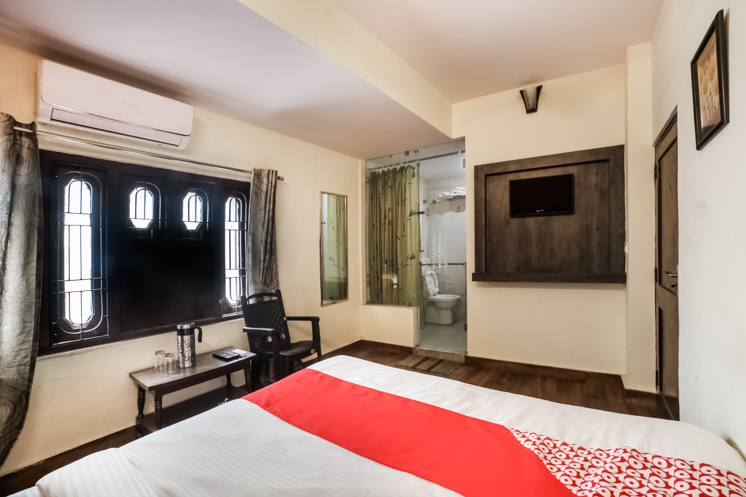Hotel O Vaishali - Tap to explore photos