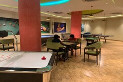 Top Floor Luxurious Pool View Apartment Managed By Rhoof Hospitality