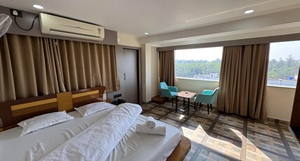 Hotel M Plaza New Digha Room Type - Executive King Room (Road View) With Balcony