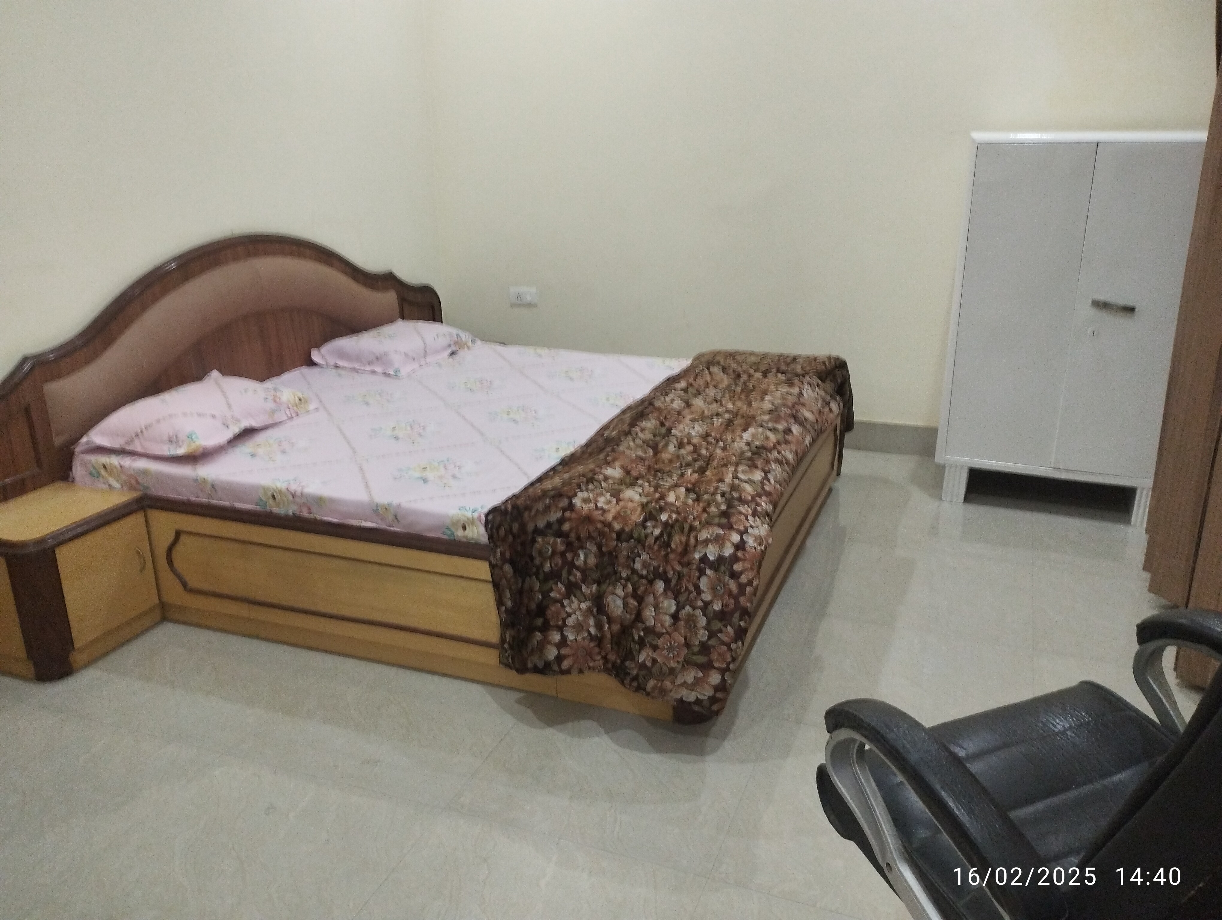 Anand Home Stay Full Apartment - Tap to explore photos