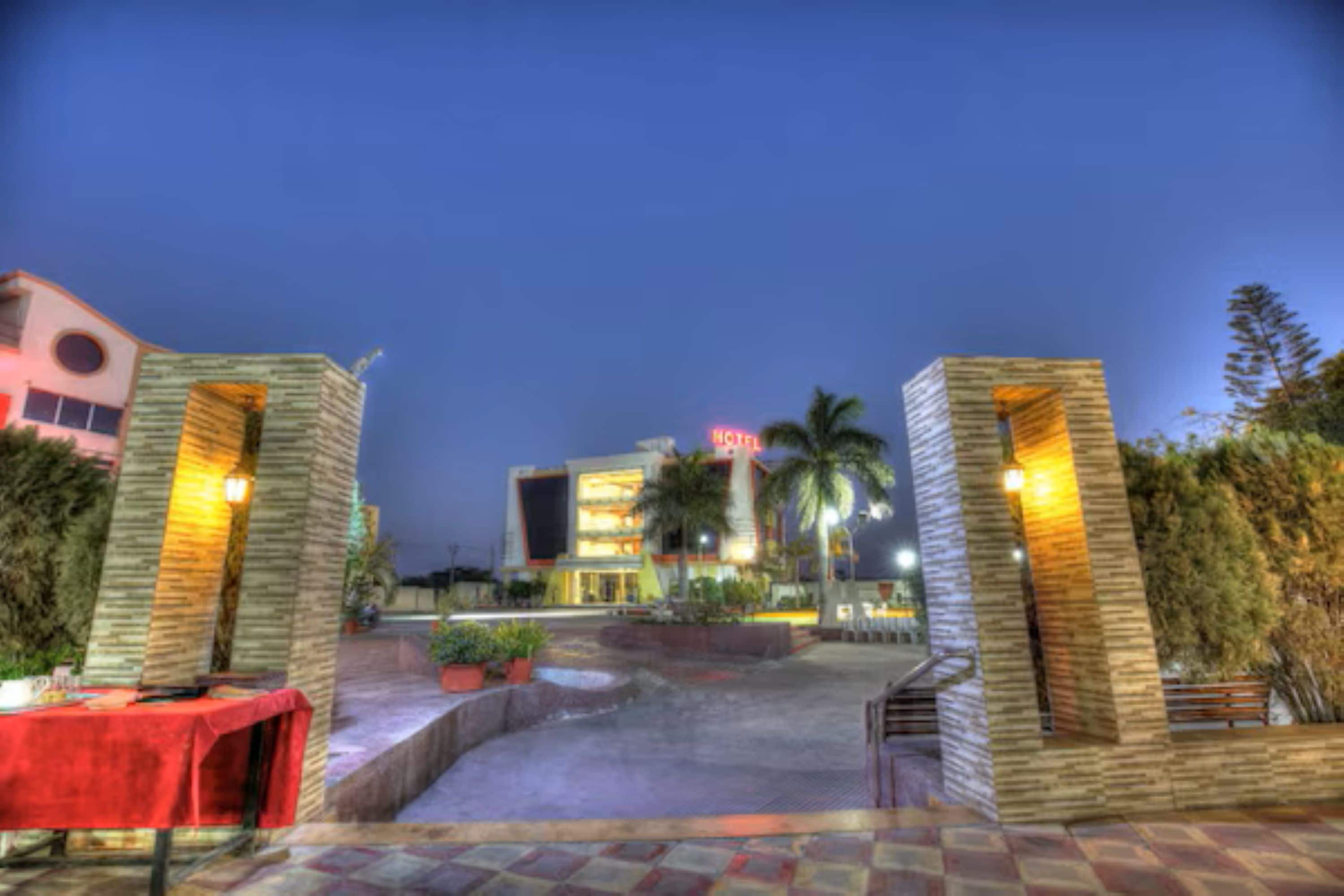 Keshwaras Residency - Tap to explore photos