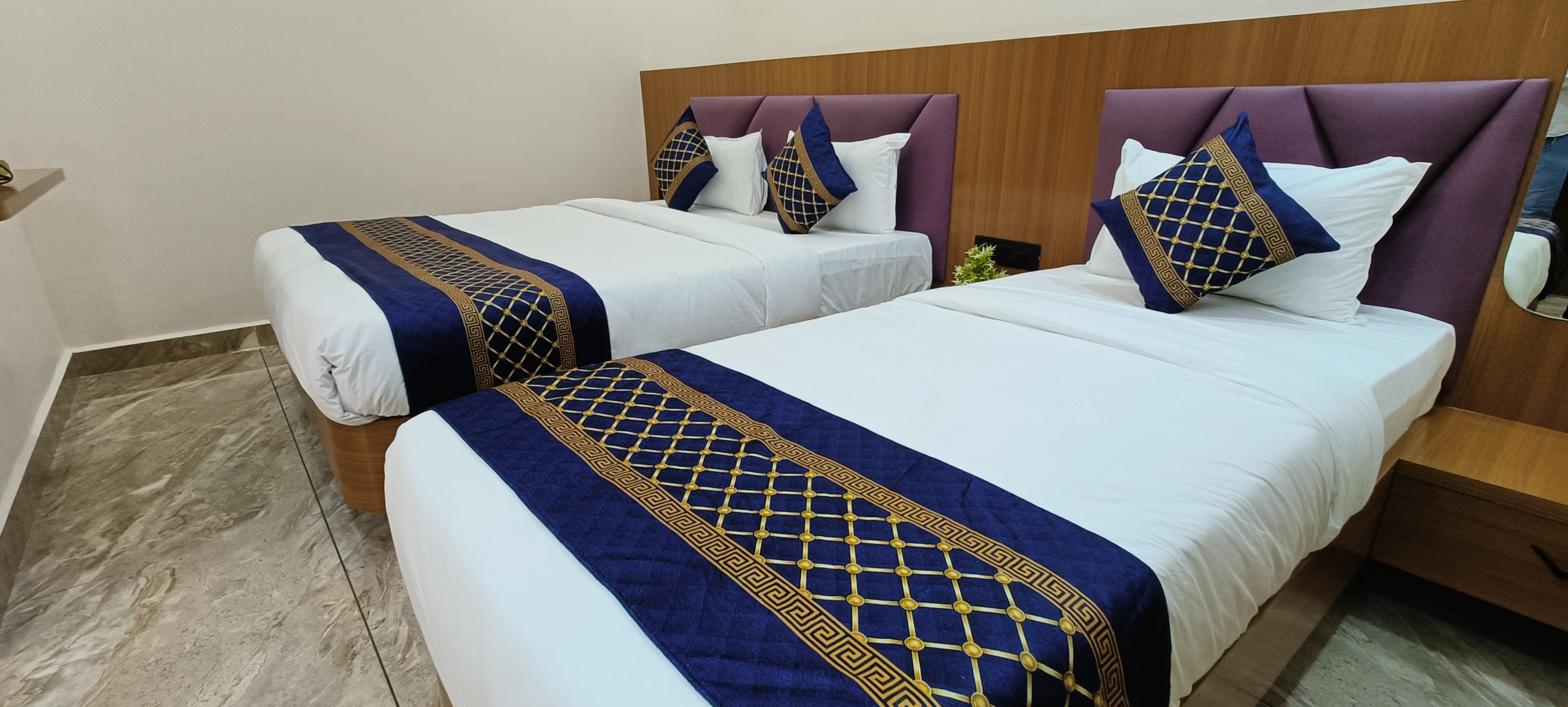 Wanderama Hotel Shreedhar,Dwarka - Tap to explore photos