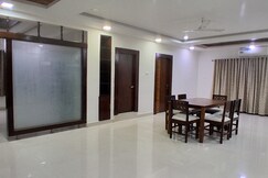 Downtown Stay - Rooms & Serviced Apartments