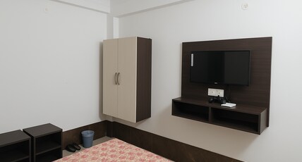 Geeta HomeStay Karanprayag Room Type - Premium double (AC Room)