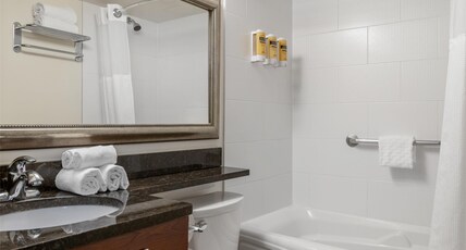 Best Western Plus Chocolate Lake Hotel Room Type - Suite-1 Queen Bed, Non-Smoking, Microwave And Refrigerator, Wi-Fi, Full Breakfast