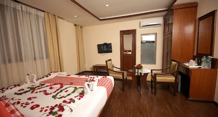Yellow Pagoda Hotel Room Type - Deluxe Double Room Yellow Pagoda Hotel Room Type - Deluxe Double Room
