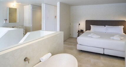 Mercure Benidorm Room Type - Duplex with king-size bed and XL terrace