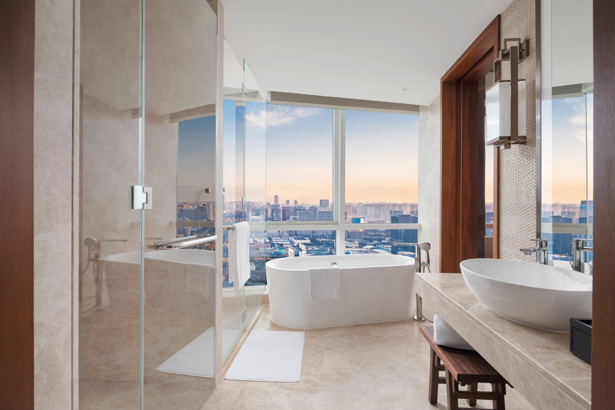 InterContinental Hotels HAIKOU SEAVIEW - Tap to explore photos